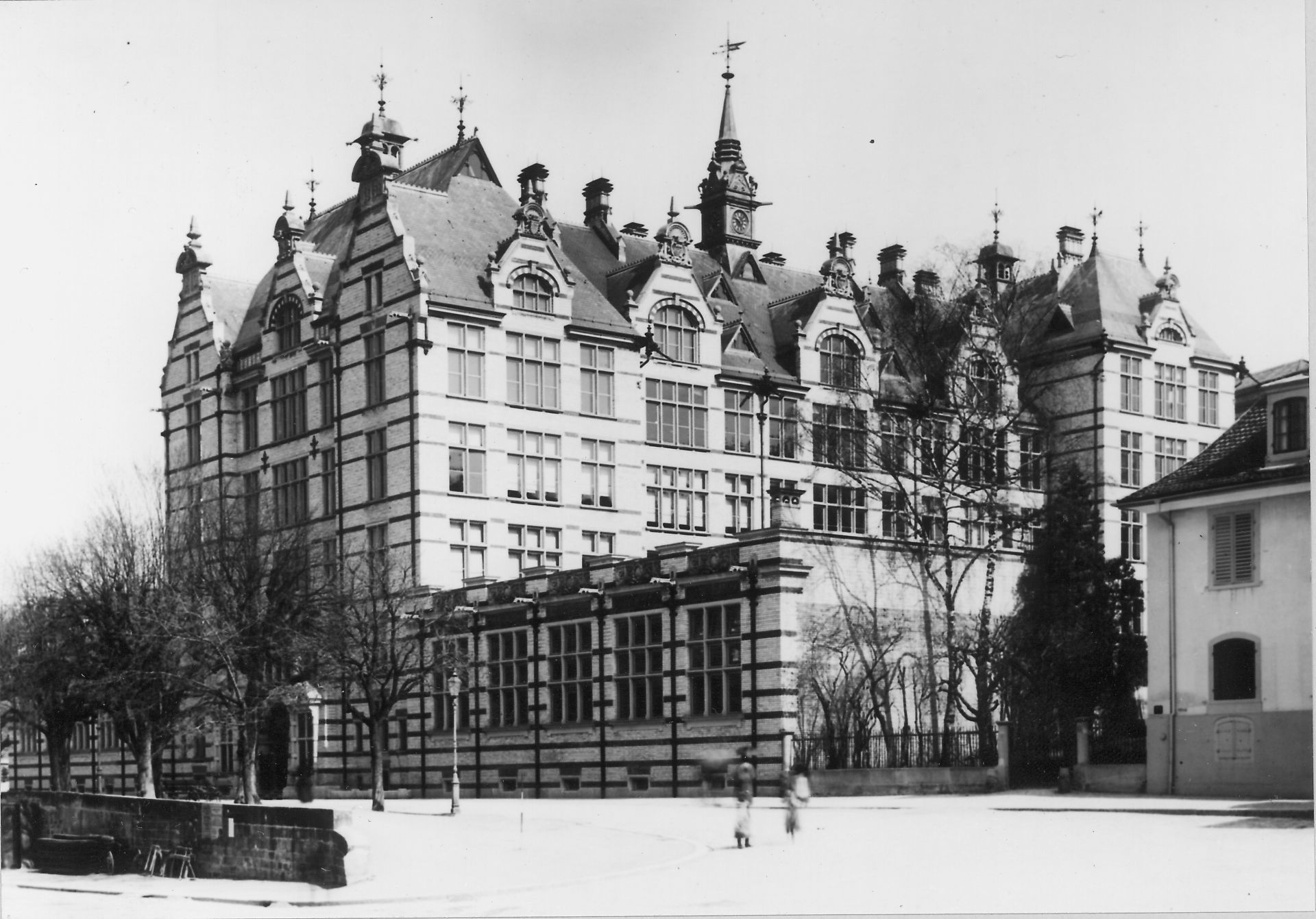 Schulhaus Hirschengraben