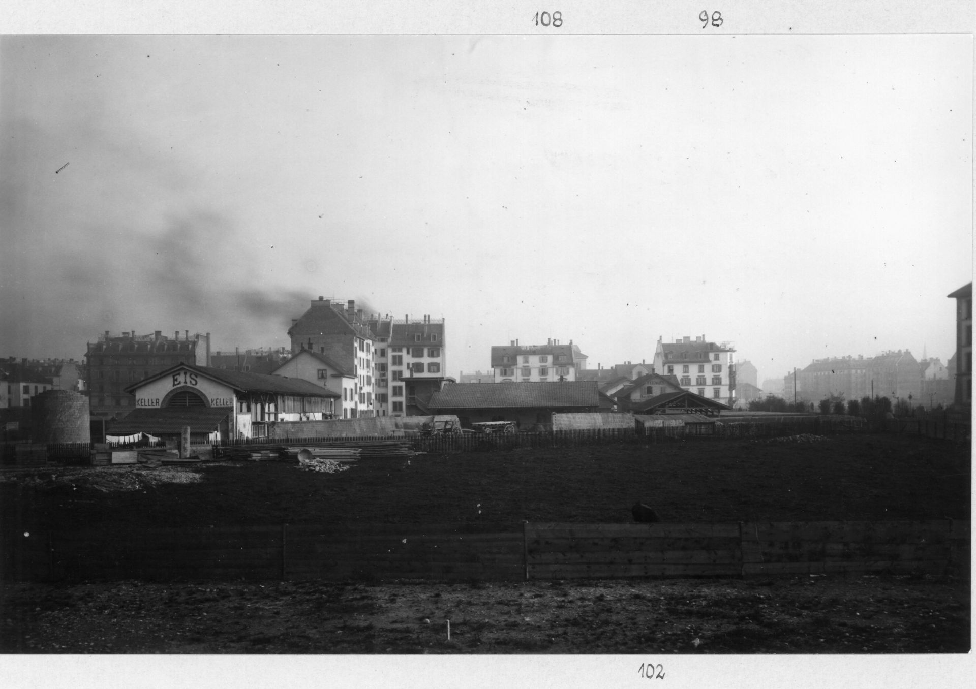 Werkstatt mit Wohnung und Büro